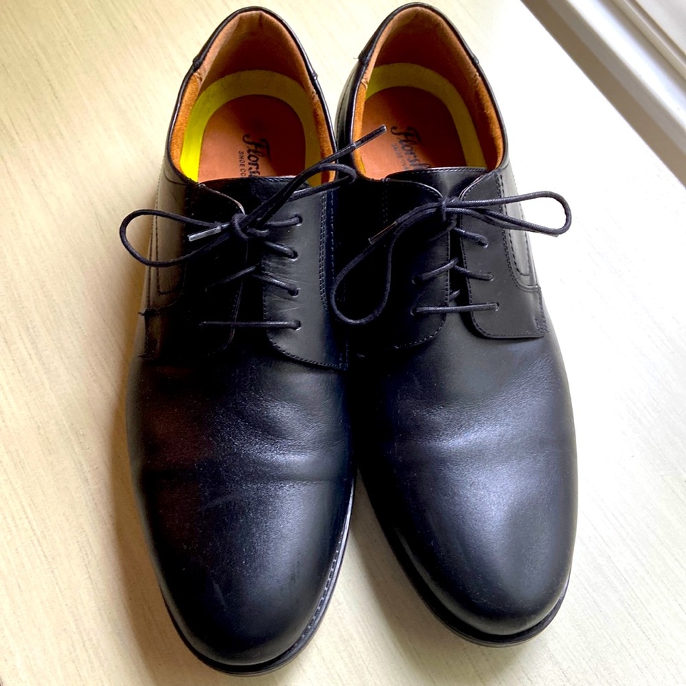 Men's florsheim black dress shoes. Excellent condition. Ortho comfort.